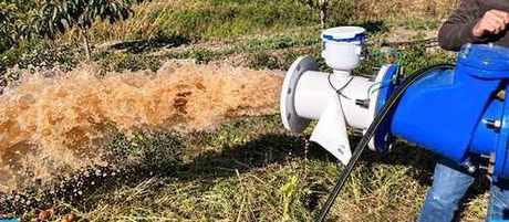 Equipamiento de pozo profundo con bomba sumergible